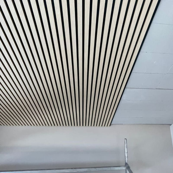 Evella V27 vaahtera puuviilupintainen akustiikkalevy 2400x600 mm