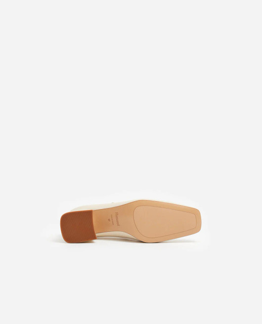 Flattered, Evan Vanilla Heel
