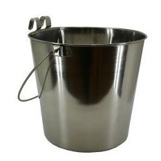 Metallinen sanko litteällä takaseinällä ja koukuilla