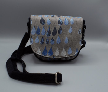 Pikkulaukku, pisarat