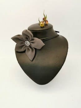 Hiuspanta, harmaa kukka