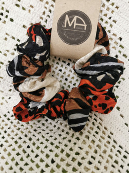 Scrunchie, musta-oranssikuvio