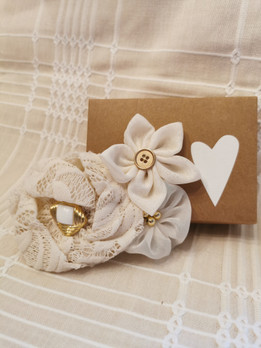 Hiuskampa, luonnonvalkea-kulta