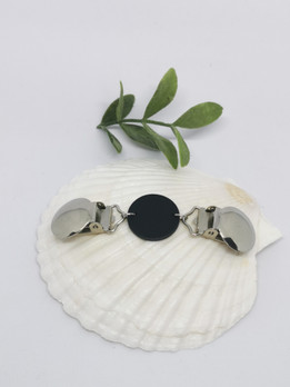 Klipsu neuletakkiin, Elina