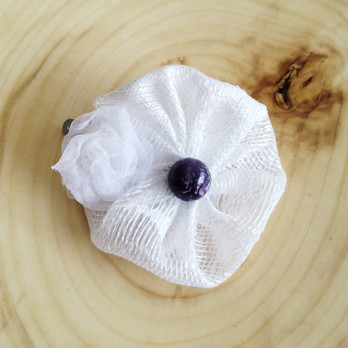 Pure Purple pinni, valkoinen kukinto violetilla helmellä ja nupulla