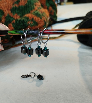 Silmukkamerkit, Kivi, Petrooli