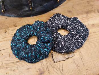 Neulottu Scrunchie