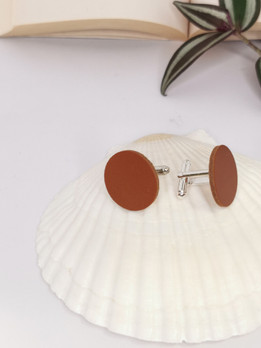 Kalvosinnapit, Elina