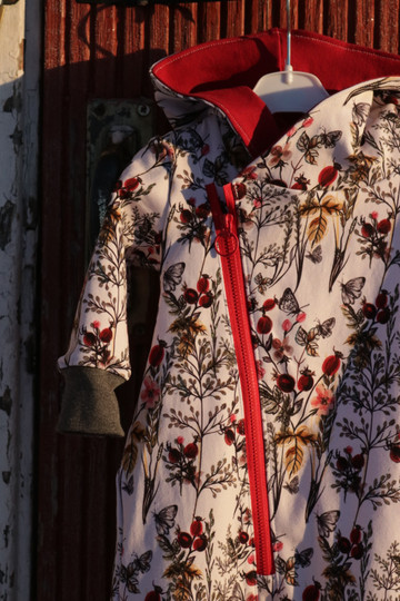 Ruusunmarja -jumpsuit, 62