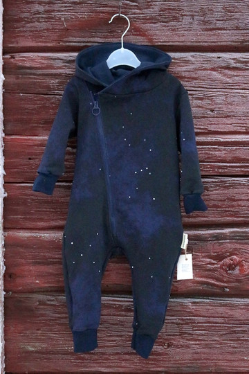 Pohjolan taivas -jumpsuit, 74