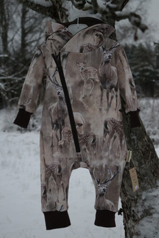 Peuraperhe -jumpsuit, 62