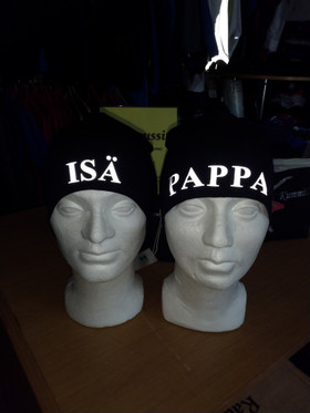 Heijastava pipo miehille, voit valita saajan nimen.