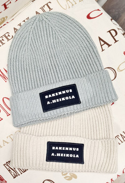 Yityksen nimellä lämmin ja mukava pipo