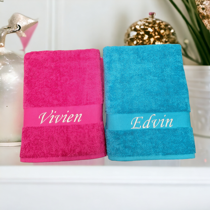 Nimikoitu kylpypyyhe 70x140