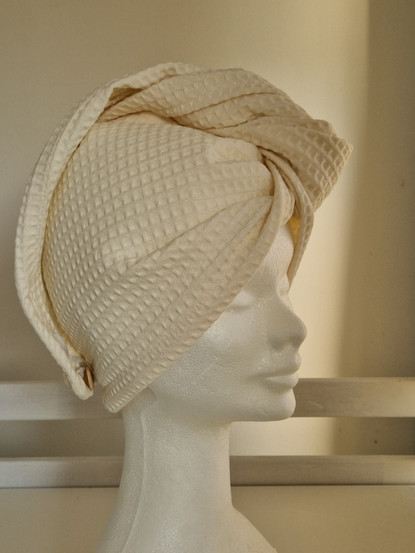 Pyyheturbaani luonnonvalkoinen