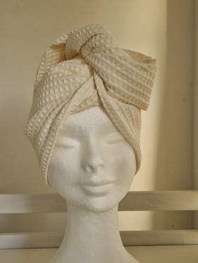 Pyyheturbaani luonnonvalkoinen