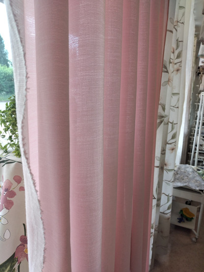 Herkkä vaaleanpunainen verhokangas leveys 300 cm. Fantasia Lisa.