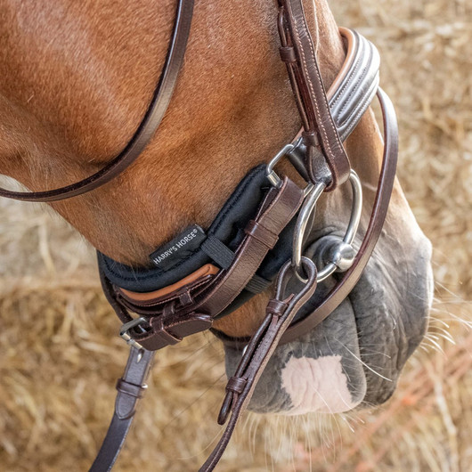 Neopreenipehmuste turpahihnaan