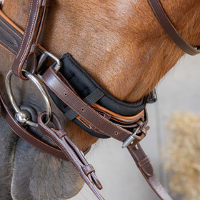 Neopreenipehmuste turpahihnaan