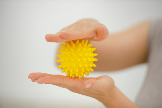 Sissel Spiky-Ball hierontapallo/2 kpl paketti