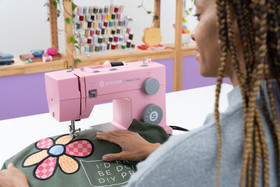 Singer HD Pink 4411