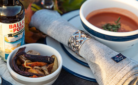 Kalanruotokuvioinen lautasliina puuvillaa harmaa/valkoinen