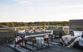 Raidallinen pöytäliina 150x250cm harmaa/valkoinen