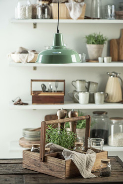 Lokerolaatikko viidella lokerolla ja kantokahvalla