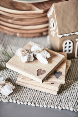 Ib Laursenin akaasia puiset lasinaluset sydänkuviolla, 4 kpl