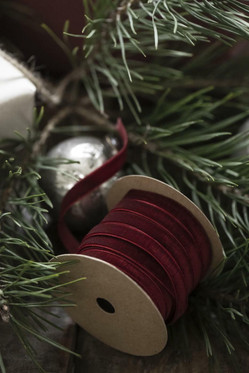 Samettinauha tummanpunainen 10 m/rulla