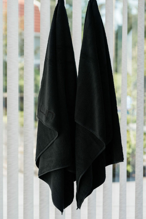  Jättipyyhe 100×150 Black