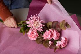 Neilikka vaaleanpunainen 65 cm