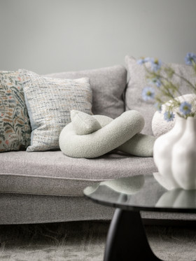 Knut koristetyyny vaalea turkoosi 45x30x20 cm