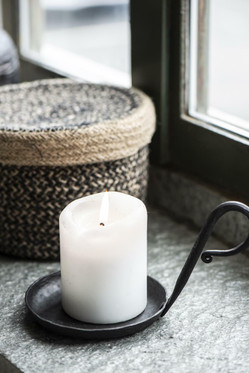 Kynttilänjalka kahvalla pilarikynttilälle 