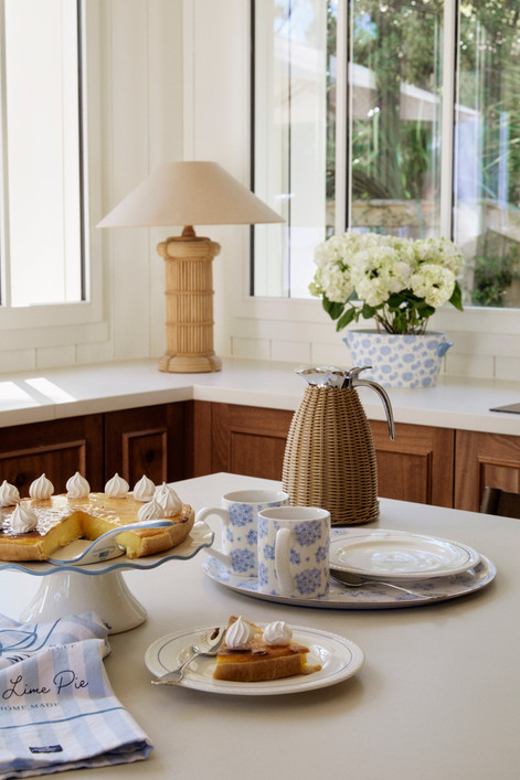 Wavy jalallinen kakkuvati, Lexington