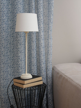 Kent pöytävalaisin luonnonvalkoinen