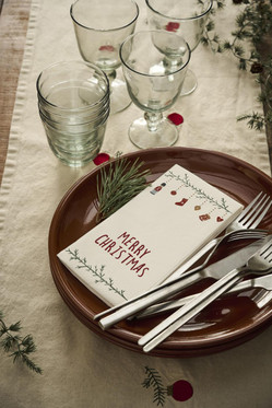 Lautasliina Hyvää Joulua ja jouluoksa 16 kpl per pakkaus, Ib Laursen