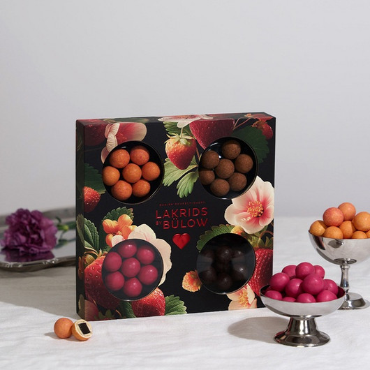 Small Selection Box LOVE 2026