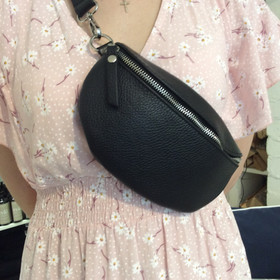 Vyötärölaukku nahkaa,musta, Peura