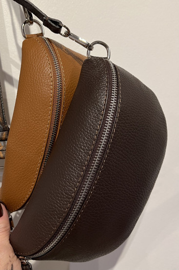 Vyötärölaukku nahkaa,tummanruskea, Peura