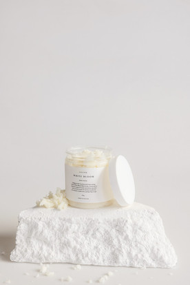 Kuorintasuola WHITE BLOOM, Lavlier