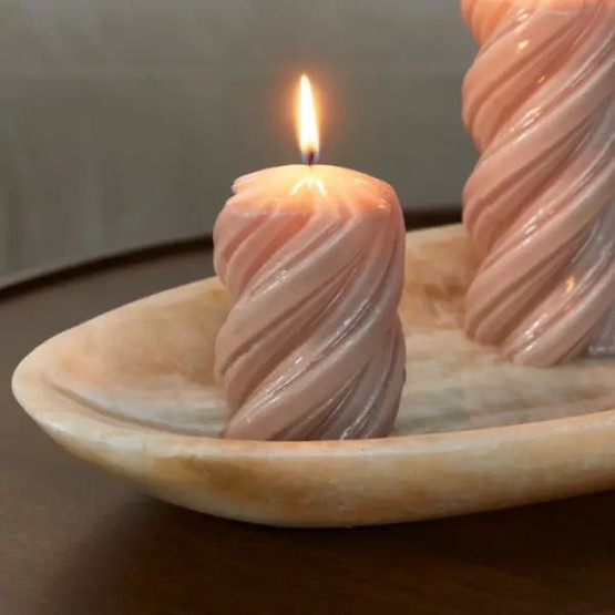 Twisted Pillar Candle 6,5x9, Pink, Riviera Maison