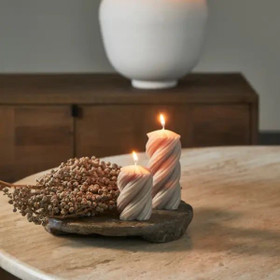 Twisted Pillar Candle 6,5x9, Flax, Riviera Maison