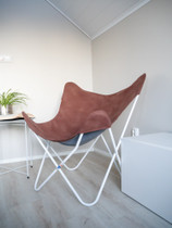 Butterfly chair with white frame