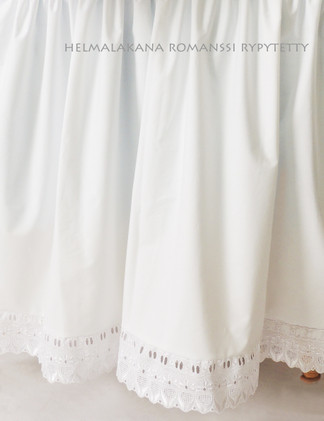Rypytetty helmalakana | Romanssi | valkoinen