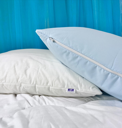 Mukavuuden tuova tyynyliina suojalla