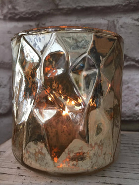 Lasinen kullanhohtoinen tuikkuastia