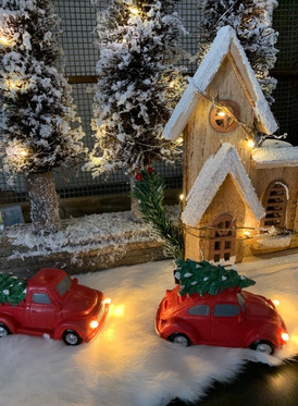 Luminen metsä led-valoilla