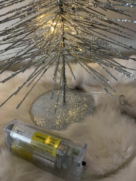 Harjakuusi hopea, led-valoilla