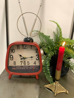 Pöytäkello, Teevee, punainen